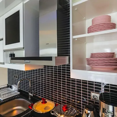 Sevenstars B-2 * Αλάνια
